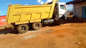 Tata Tipper Hire for Bulk Transport