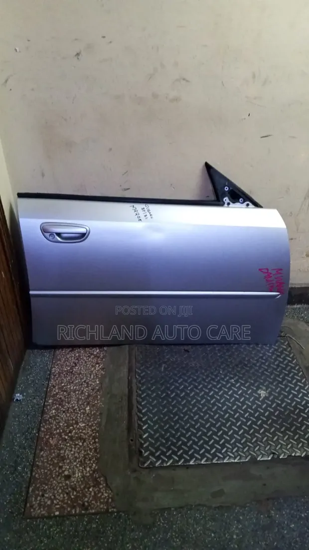 Subaru Legacy BP5 Mlango wa Mbele (Kulia) - 2005 - 1