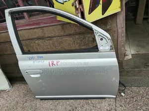 Mlango wa Mbele wa Toyota Vitz SCP10 Model ya Kale Kuli
