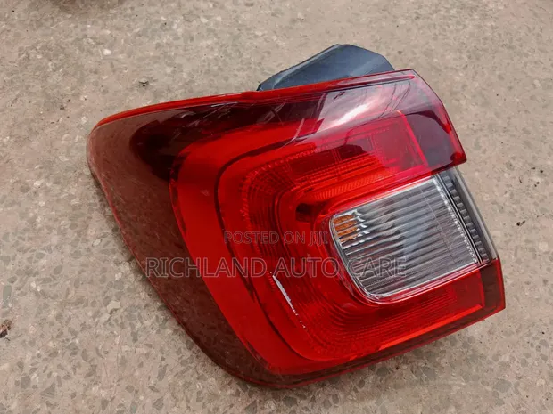 Subaru Levorg Taillight Set - Ichikoh D125 (Used) - 1