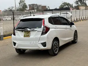Honda Fit Hybrid 2016
