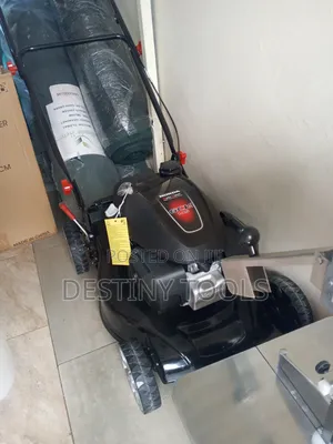 Honda Self-Propelled 21" Kosha Nyasi