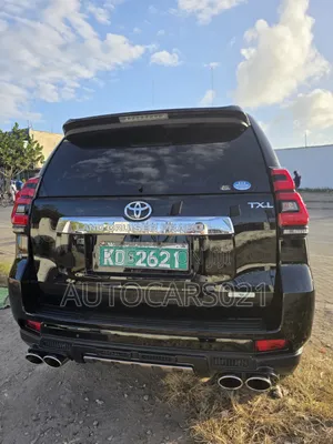 2019 Toyota Land Cruiser Prado TXL - Nyeusi