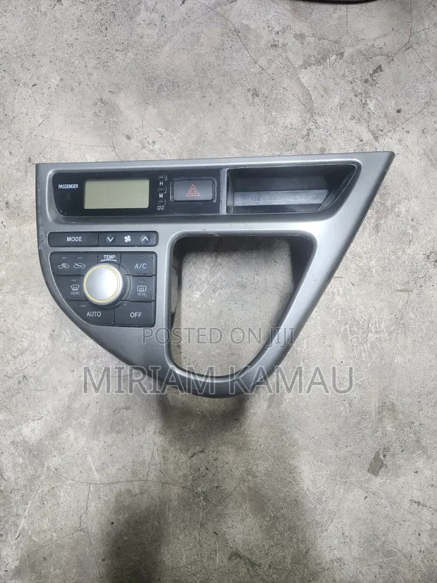 Toyota Wish AC Control Unit (2002-2005) - 1