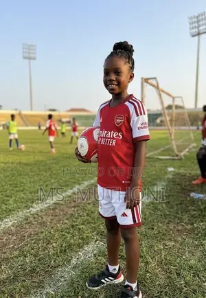 Arsenal Junior Match Kit ya Watoto