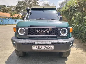 Toyota Land Cruiser 2014 Kijani