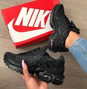 Nike Tn All Black Sneakers
