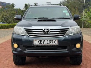 Toyota Fortuner 3.0 D AWD 2013 Nyeusi