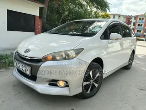 Toyota Wish 2012 Nyeupe