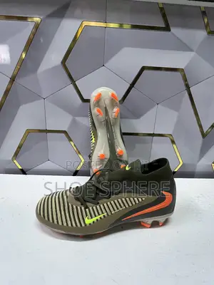 Viatu vya Mpira wa Miguu vya Nike Phantom