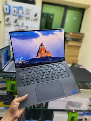 Laptop Dell XPS 15 9520 - 16GB RAM, 512GB SSD, i7, RTX 3050