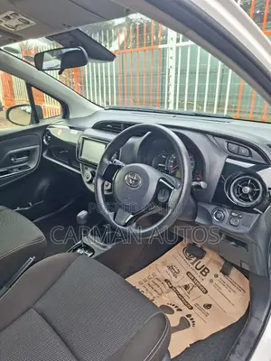 Toyota Vitz 1.0 FWD 5dr 2019 Nyeupe