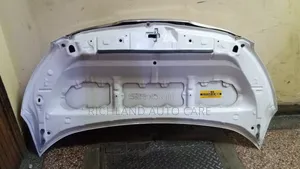 Toyota Noah ZRR70 Bonnet