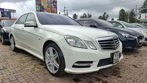 Mercedes-Benz E250 CGI 2012 Nyeupe