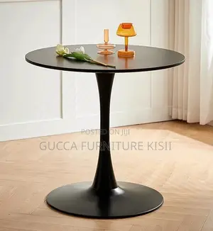 Meza Nyeusi ya Kulia ya Mzunguko ya Viti 4