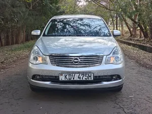 Nissan Bluebird 2007 Nyeusi