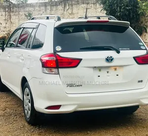 Toyota Corolla Fielder Hybrid 2019 White