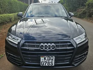 Audi Q5 2.0T Tech Premium AWD quattro 2018 Nyeusi Matte