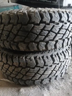 Maxxis 285/75R16 Tyres with Rims