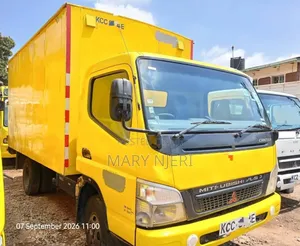 Mitsubishi Canter Fuso Lorry 2014 Njano