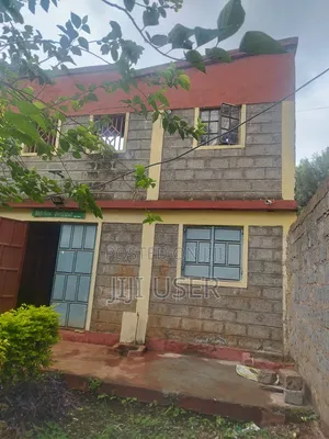 Kitalu Bora cha Kibiashara cha 1/4 Acre na Hosteli kwa Uuzaji Kutus