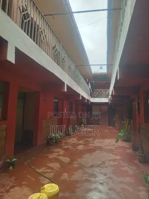 Kitalu Bora cha Kibiashara cha 1/4 Acre na Hosteli kwa Uuzaji Kutus