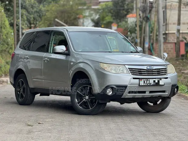 Subaru Forester XT 2010 Nyeupe - 1