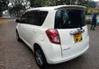 Toyota Ractis 2008 Nyeupe - 2