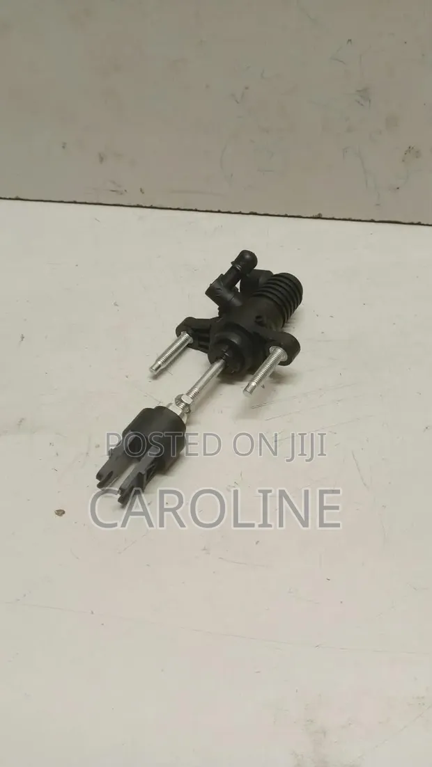Clutch Master Cylinder Toyota Hilux Vigo 4WD (Upper) - 1