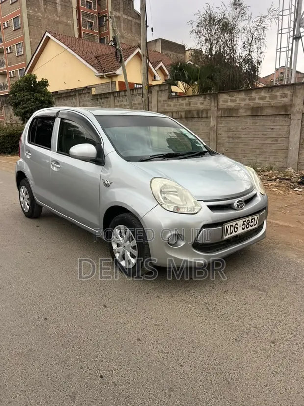 Daihatsu Boon 2015 Gray - 1