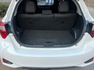 Toyota Vitz 2018 Nyeupe