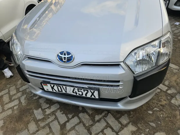 Toyota Probox 2018 Silver - 1