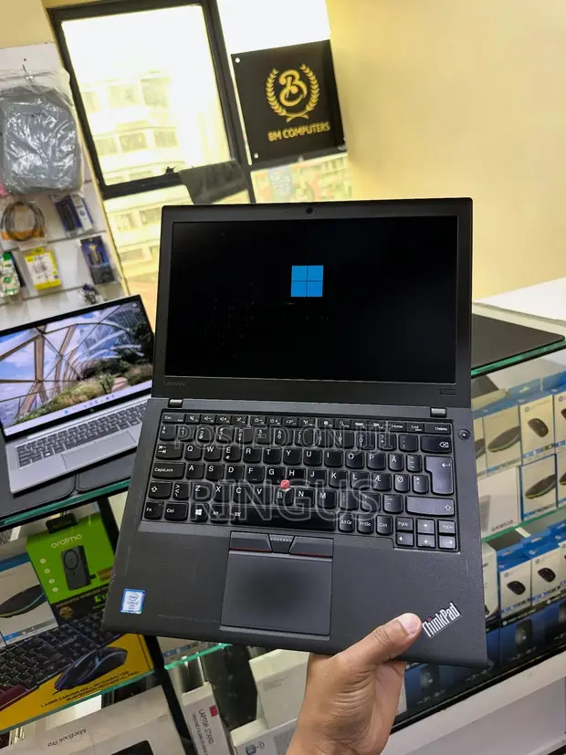 Lenovo ThinkPad X260 Laptop - Core i5, 8GB RAM, 256GB SSD - 1