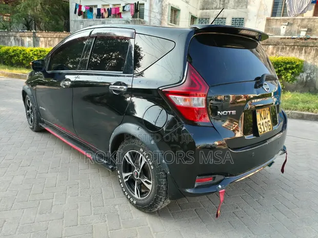 Nissan Note e-Power 2017 Nyeusi - 1