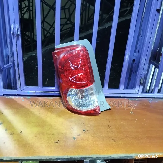 Toyota Rumion 2008/2010 Back Lamp - Original Ex Japan - 1