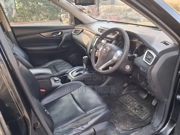 Nissan X-Trail 2014 Nyeusi - 1