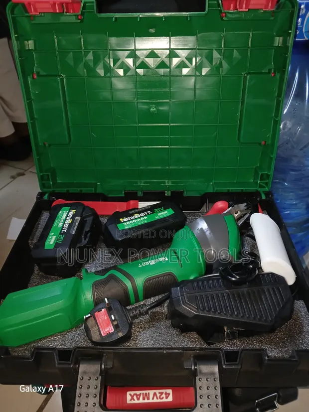 Newbeat Cordless Sheep Shearing Machine Kit - 1