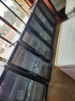 Friji la Kuonyesha 160L Nyeusi - Linaokoa Nguvu, Limeongezwa