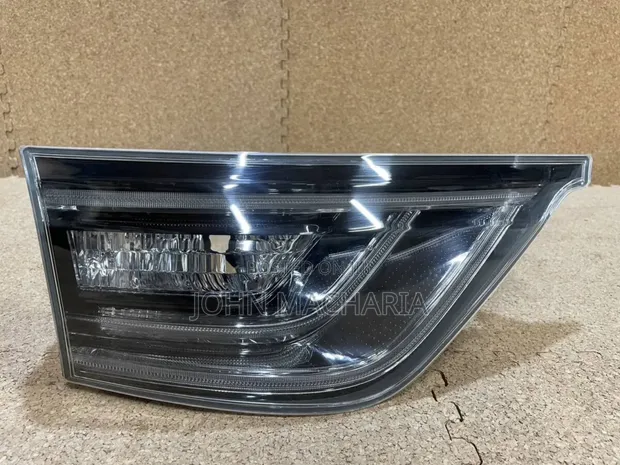 Used Boot Light for Toyota Harrier (2014-2017) - 1