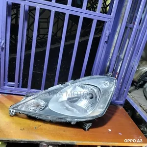 Honda Fit GE6 2008 Headlamp Isiyo Xenon (Iliyorudishwa)