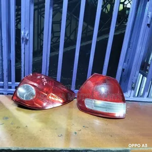 Mataa ya Nyuma ya Nissan Wingroad - Oryginal Kutoka Japan