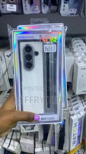 Kifaa cha Kinga Nyeupe cha Ngozi Bandia kwa Fold 7