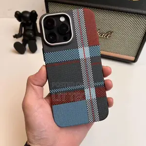 Luxo Carbon Fibre Tribal MagSafe Case kwa iPhone 15 Pro Max