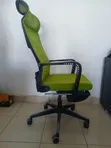 Ergonomic Mesh Office Chair with Retractable Footrest - 4