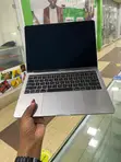 Apple MacBook Pro 13" 2017 Core i7 16GB RAM 256GB SSD - 4