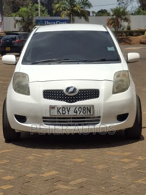 Toyota Vitz 1.0 FWD 3dr 2007 White - 1