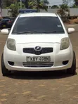 Toyota Vitz 1.0 FWD 3dr 2007 White - 1