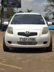 Toyota Vitz 1.0 FWD 3dr 2007 White - 2