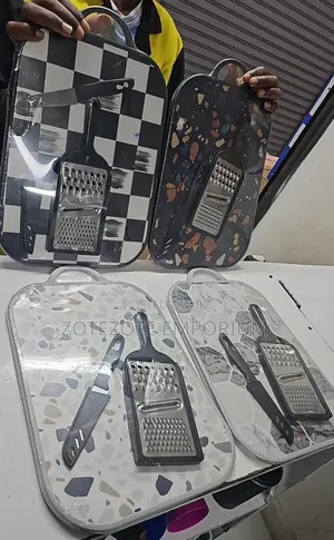3-in-1 Set ya Bodi ya Kukatia na Kisu & Grater