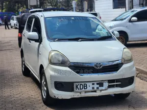 Toyota Pixis 2014 Nyeupe